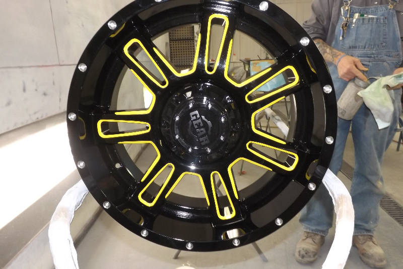 The yellow on this rim really pops against the glossy black